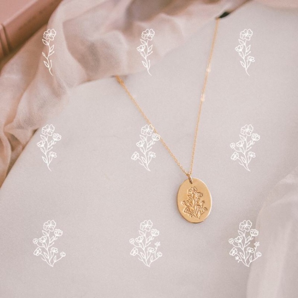 Minimalist Boho Floral Family Oval Gift Necklace - Picture 15 of 16